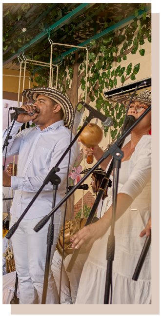 Grupo de música morada ancestral 2